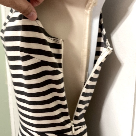 AMERICAN EAGLE OUTFITTERS Cross Back Striped Skater Dress Womens Size 4 - Picture 11 of 15
